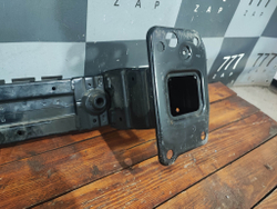 Усилитель переднего бампера Hyundai Staria (US4) 21-нв Б/У Оригинал 64900CG000