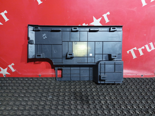 Накладка правого бардачка 2018 г.