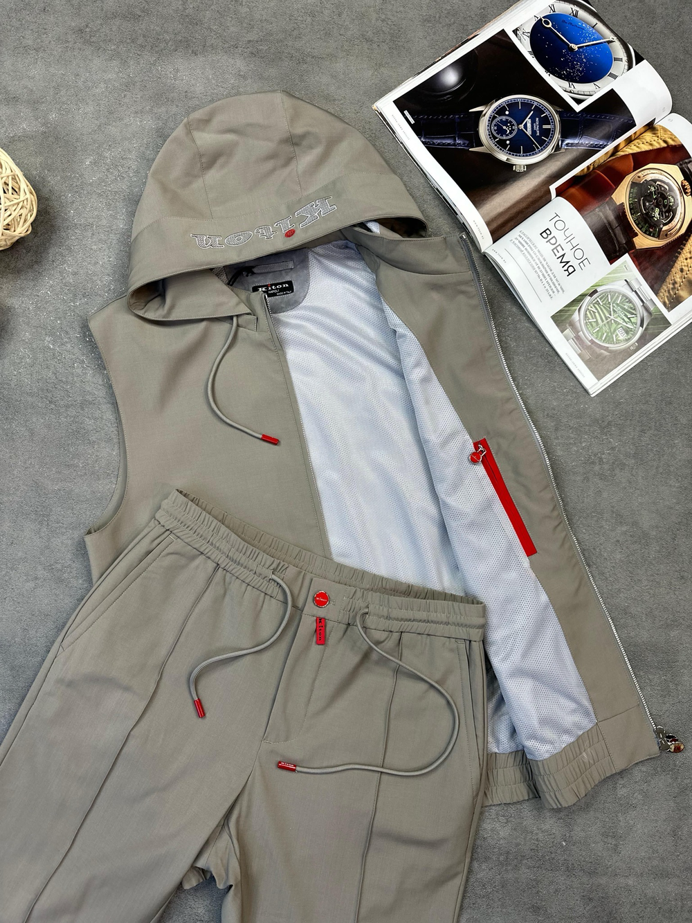 Прогулочный костюм Kiton