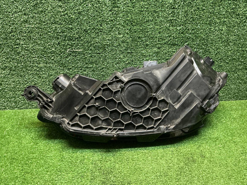 Фара правая Audi A5 2 8W (2019-2025) Laser