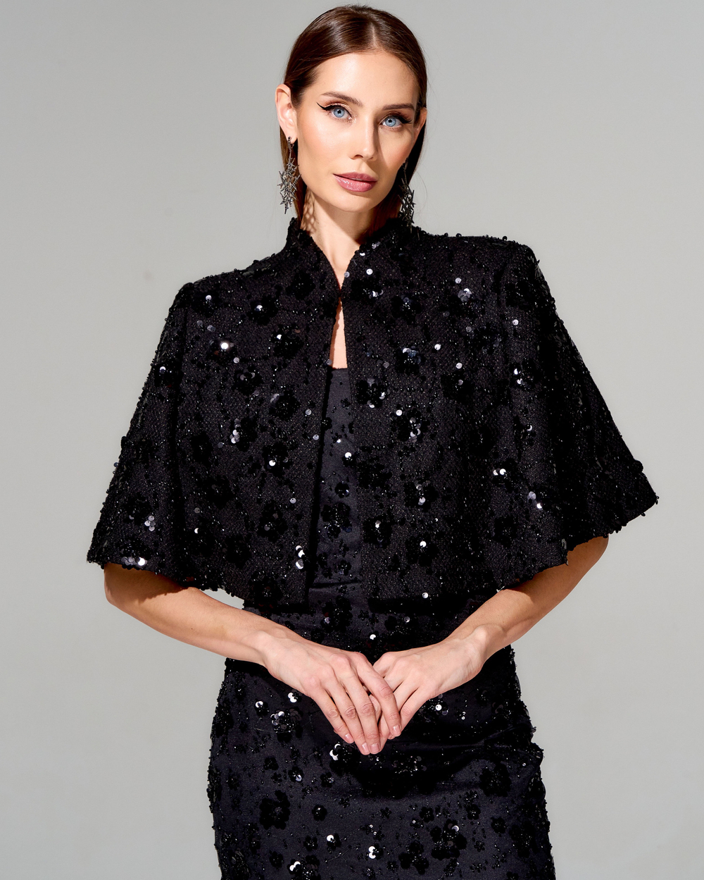 Укороченный кейп из премиального твида