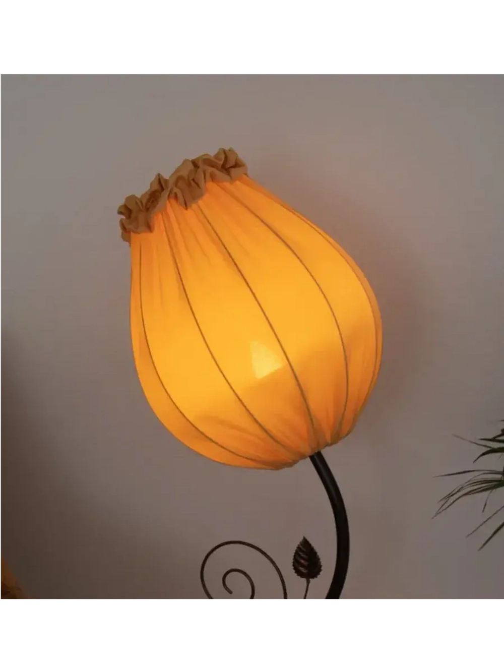 Торшер напольный с абажуром в гостиную современный