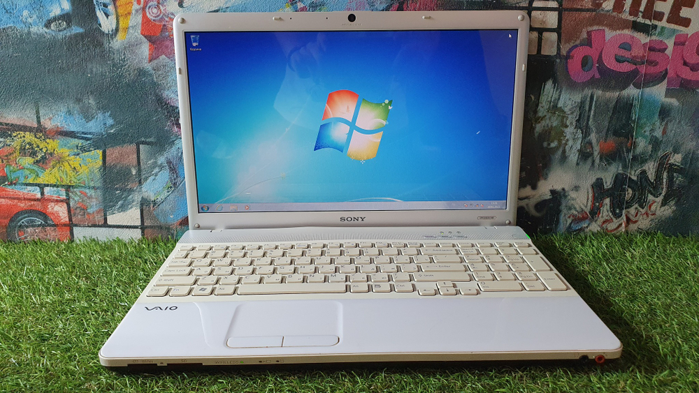 НОУТБУК SONY i3/4 Gb/ HD 5000 1 Gb