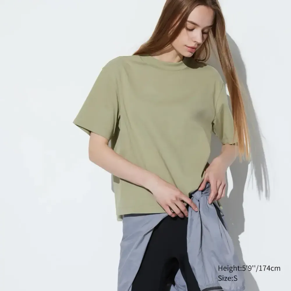 UNIQLO ХЛОПКОВАЯ ФУТБОЛКА AIRISM, ЗЕЛЕНЫЙ