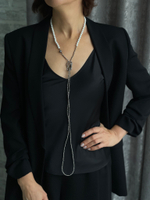 Нить-трансформер из венецианского бисера в оттенке марказит и белого жемчуга Майорка