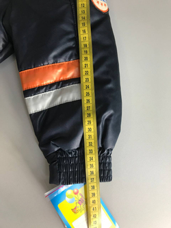 Куртка короткая, визуально на 4 года, новая