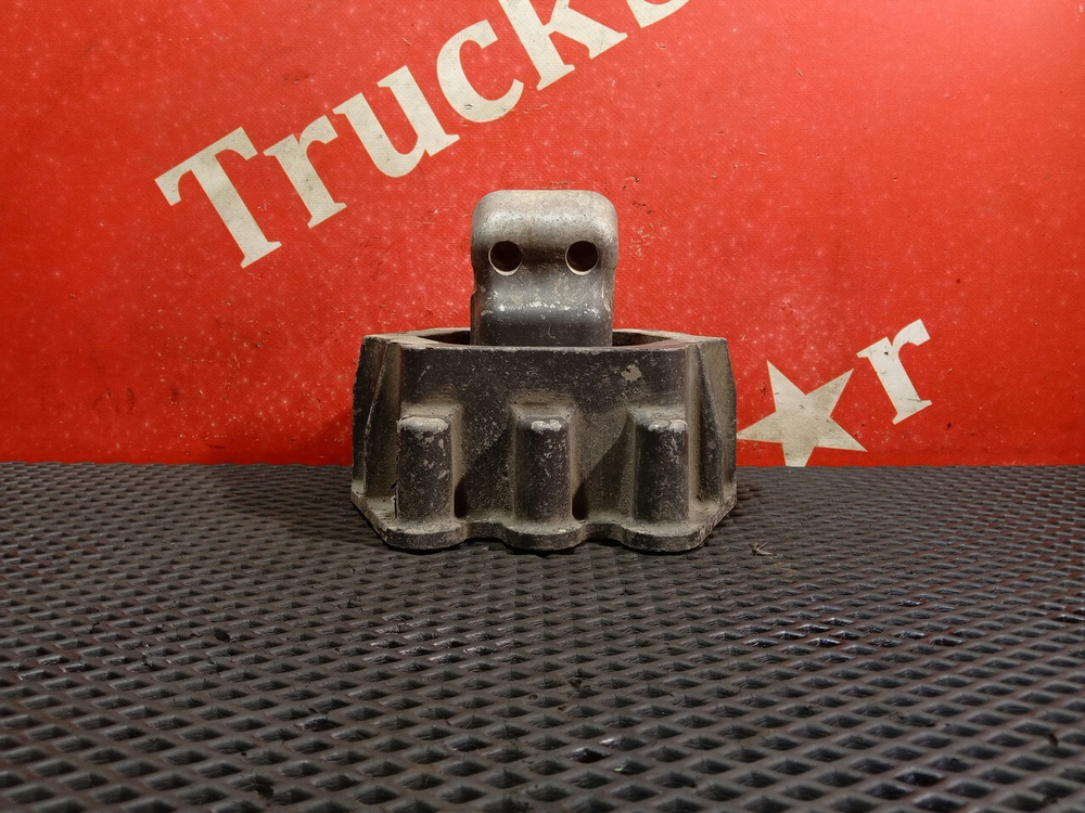 Подушка двигателя задняя