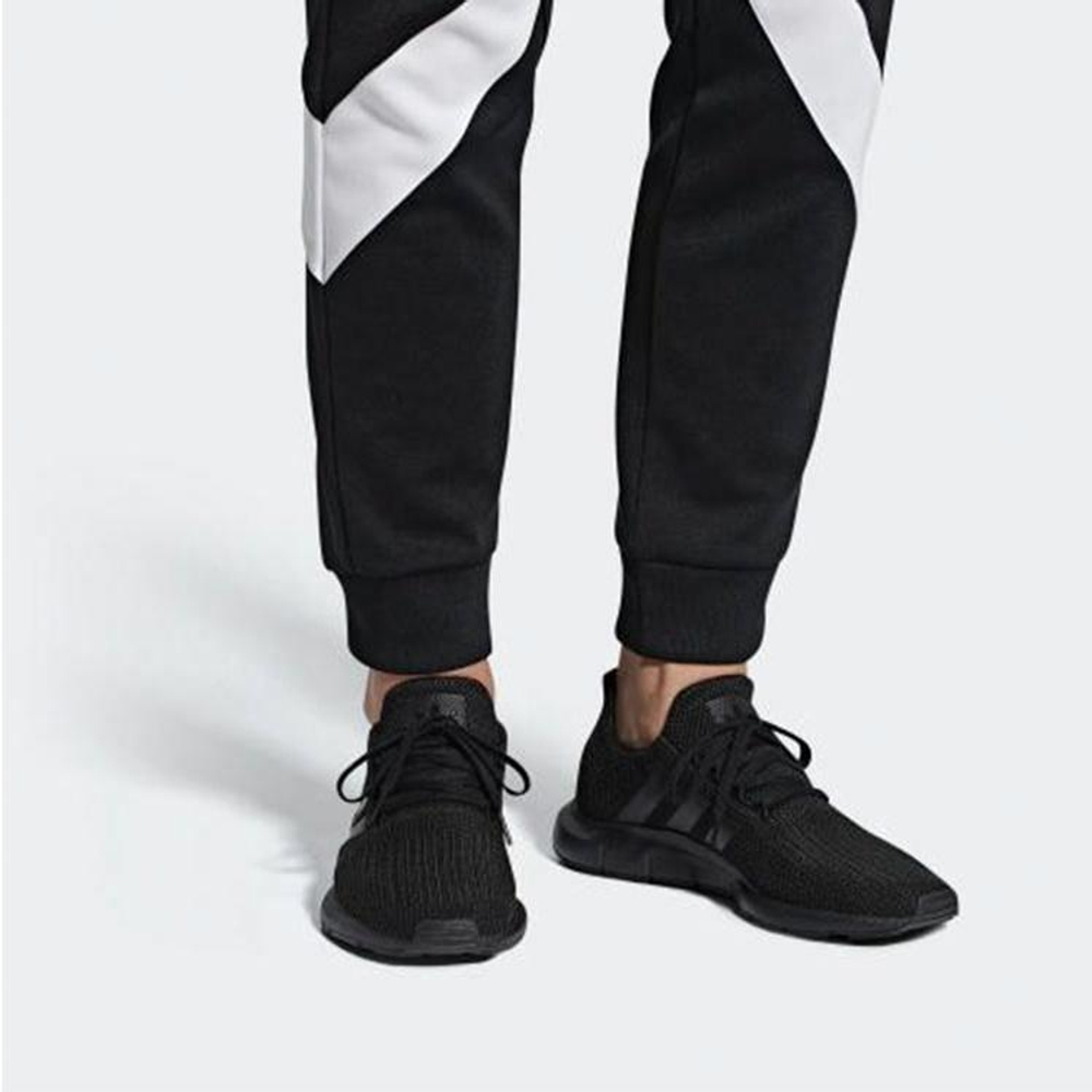 Кроссовки Adidas Originals Swift Run