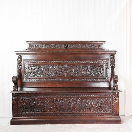 Дубовая скамья