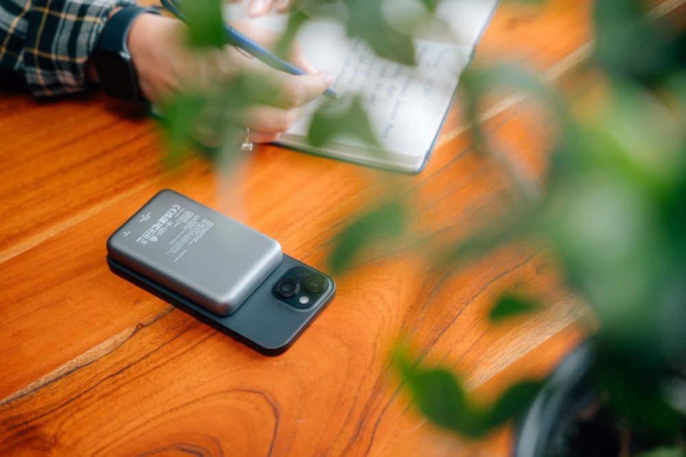Портативный аккумулятор Verbatim Charge‘n’Go Power Bank 10000 мАч с беспроводной зарядкой, серый