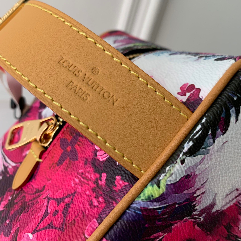 Louis Vuitton Locker Dopp Kit