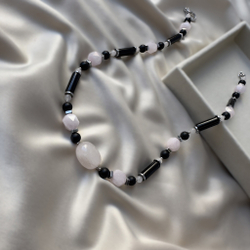 Чокер "Баланс сердец" с розовым кварцем и агатом