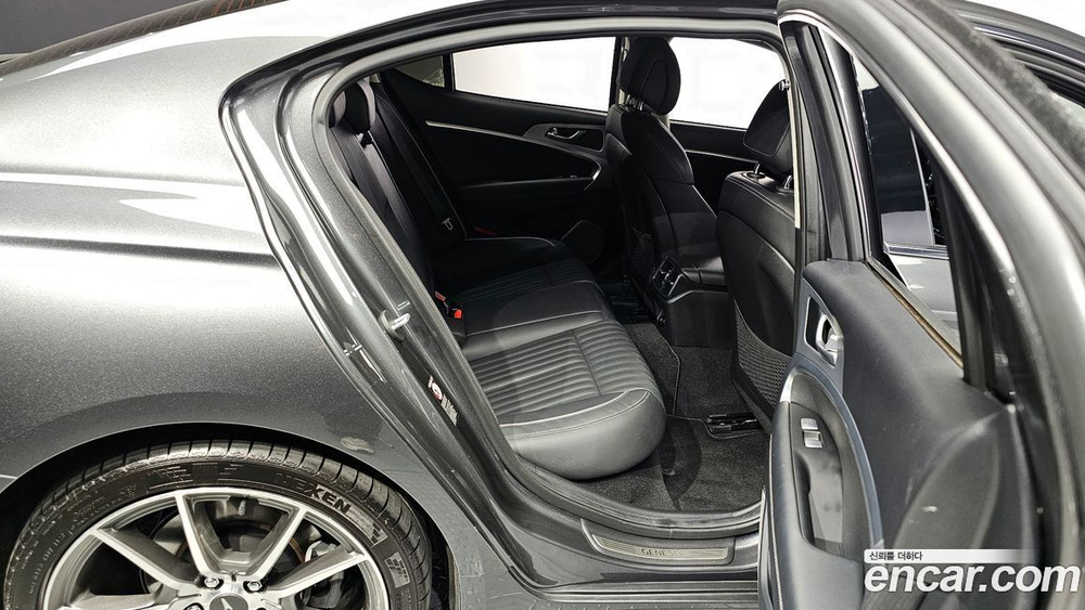 Genesis G70 2.2D (10.2019)
