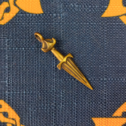 Подвеска. Кинжал