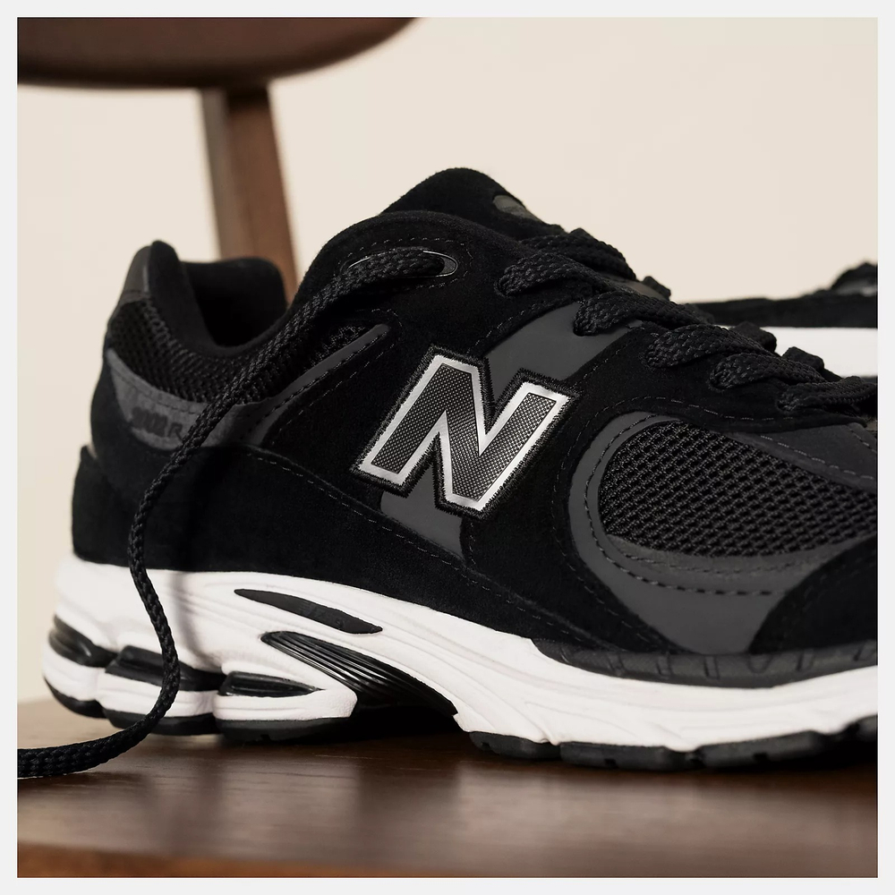 Кроссовки унисекс NEW BALANCE 2002