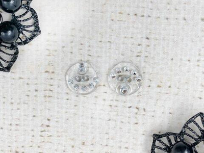 Пуговицы блузочные со стразами, d 1,3 см, 2 прокола