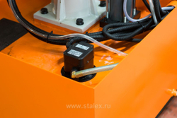 Ленточнопильный отрезной станок Stalex TGK-4240