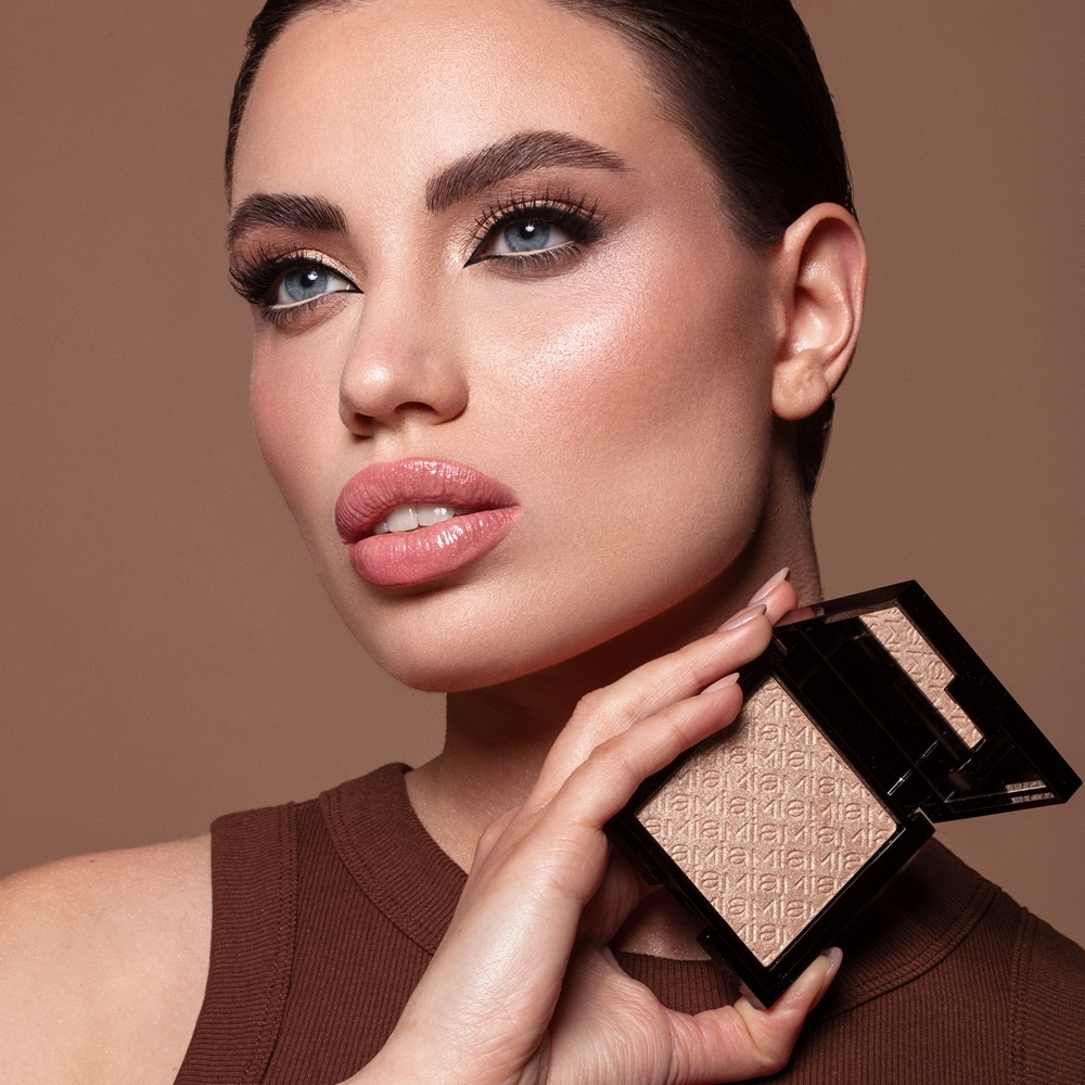 Mia Cosmetics Light Builder - Компактный пудровый хайлайтер, 9 g