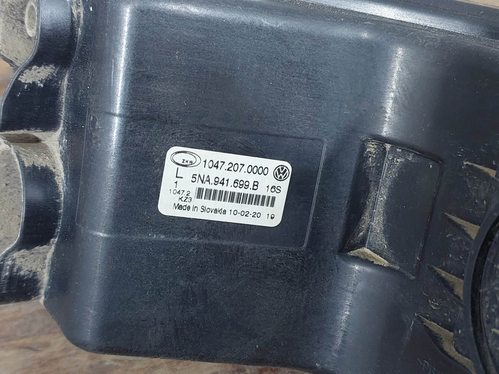 ПТФ передняя левая Volkswagen Tiguan 2 16-20 Б/У Оригинал 5NA941699B