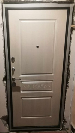 Входная металлическая дверь REX (РЕКС) 6 Лондон Силк сноу / ФЛ-243  Лиственница бежевая с узорами