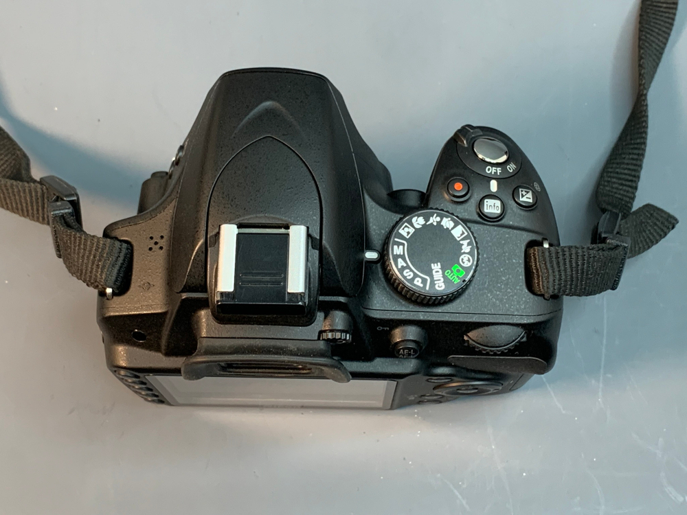 Nikon D3200 kit 18-55mm 3.5-5.6G VR 1.500 кадров