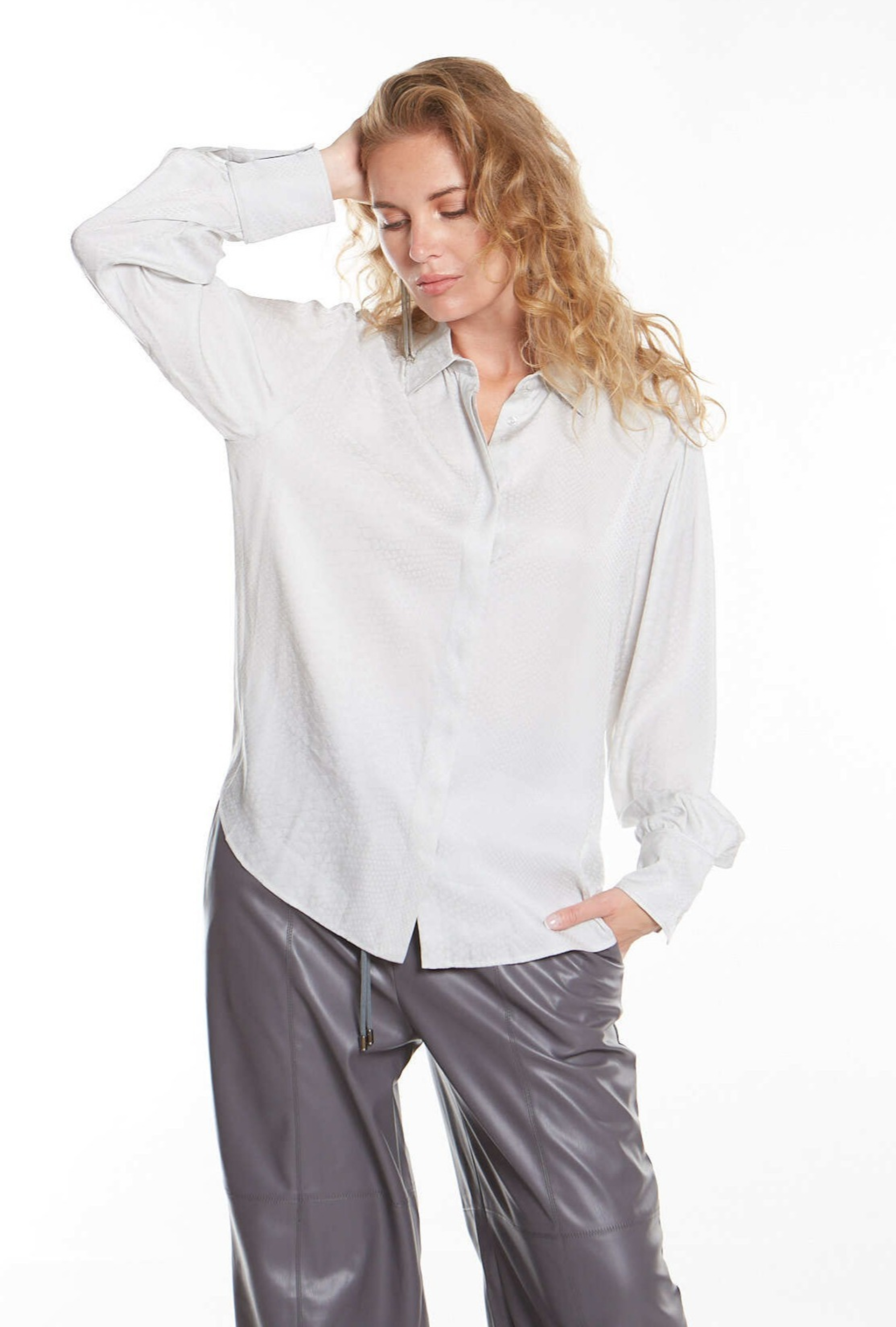 РУБАШКА ИЗ ВИСКОЗЫ С РИСУНКОМ ЗМЕИ