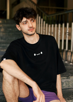 Футболка киберкотик минималист