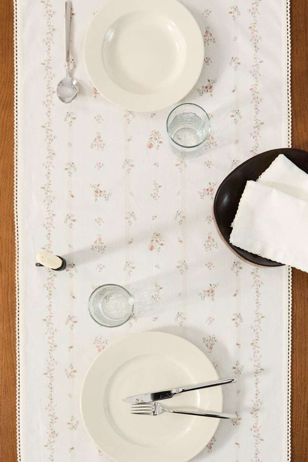 ZARA HOME ХЛОПКОВАЯ НАСТОЛЬНАЯ ДОРОЖКА С ЦВЕТОЧНЫМ ПРИНТОМ, ЭКРЮ