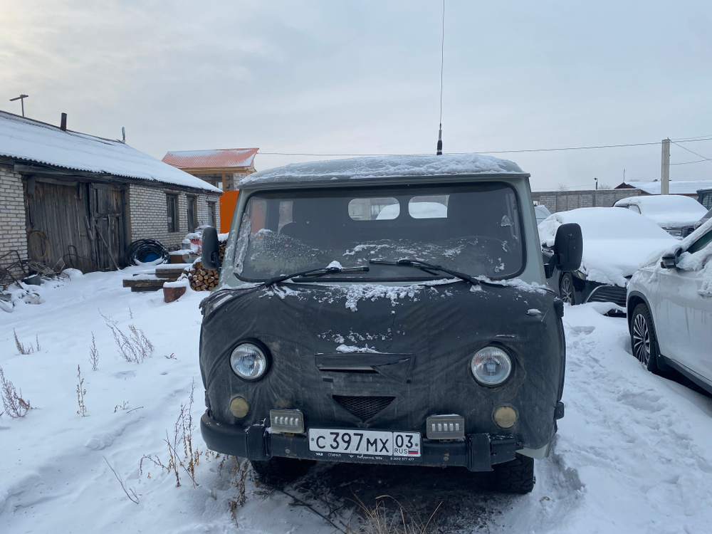UAZ 3909* Грузопассажирский 390945 (Тент, 4+1 мест, без ABS, Бензиновый, 2,7 л, 112 л.с.)