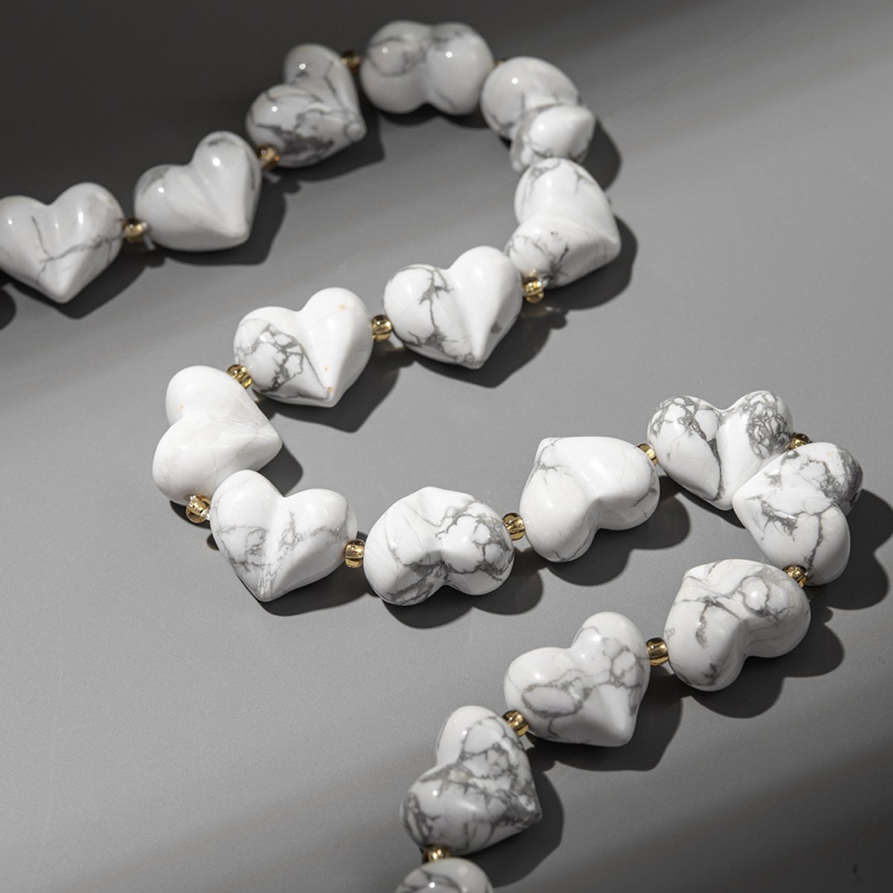 Сердце из натурального магнезита, 16*13,5мм