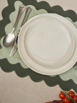 Салфетка под приборы с контрастным кантом зеленого цвета из коллекции Trendy Ruffles, 35х45 см