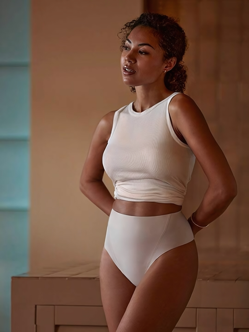 Высокие утягивающие трусики-танга Perfect Curves (Размер: L) (Цвет: черный)