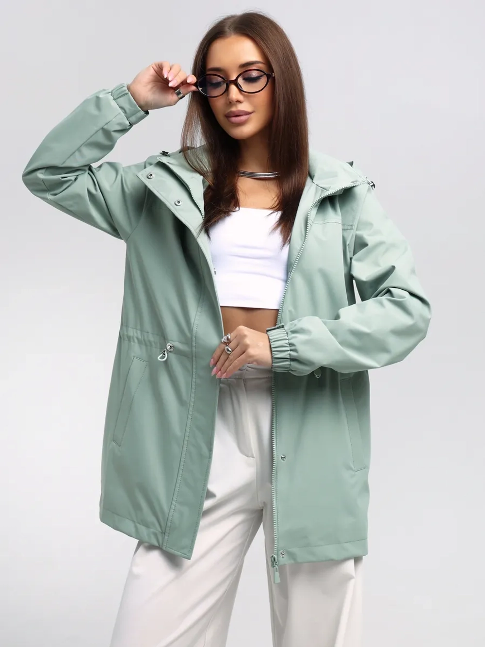 Ветровка с капюшоном удлиненная