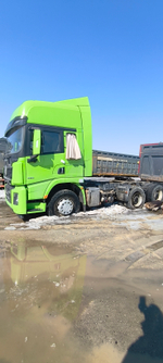 Shacman (Shaanxi) SX* 6x4 Седельный тягач SX42584W324C (Дизельный, 10,8 л, 441 л.с., МТ)