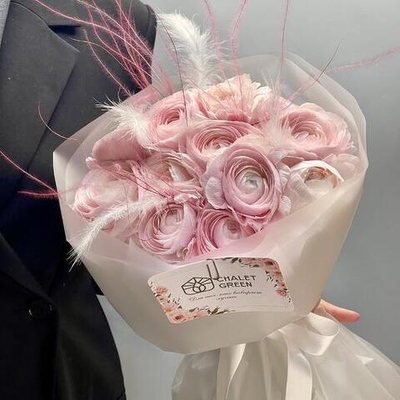 Монобукет из 15 премиальных пышных ранункулюсов. Монобукет 028 Chalet Green