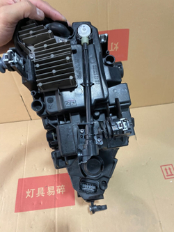Оригинальные LED фары на Volkswagen Jetta (2012-2019) низкой комплектации