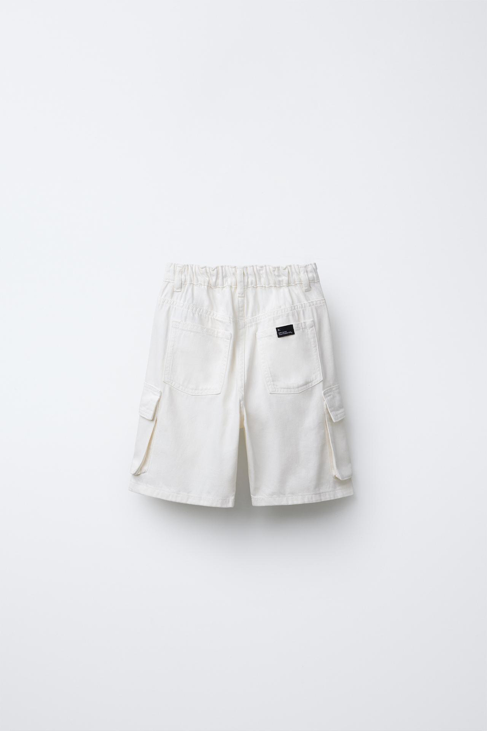 ZARA ДЖИНСОВЫЕ ШОРТЫ С КАРМАНАМИ, ЭКРЮ