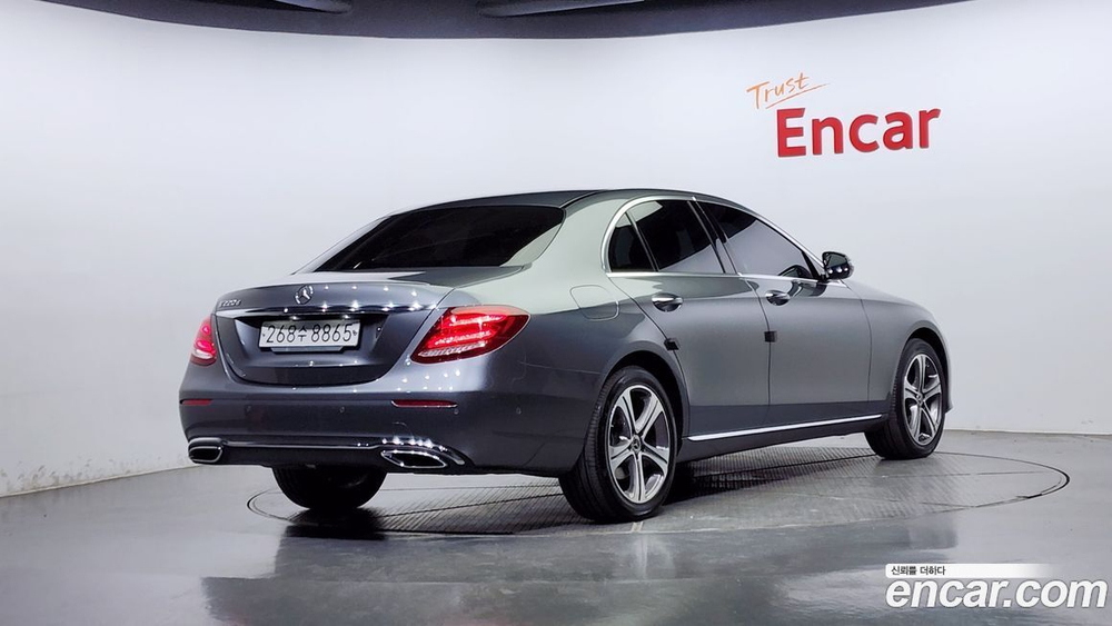 Mercedes-Benz E-Class W213 E220d Avangarde (10.2019)
