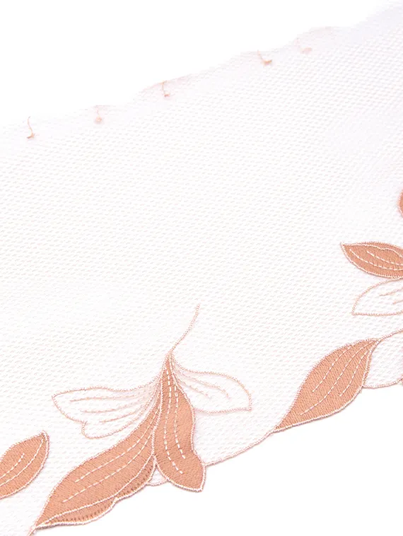 05-133 Вышивка на неэл. сетке 18 см, телесный/бежевый (левая)