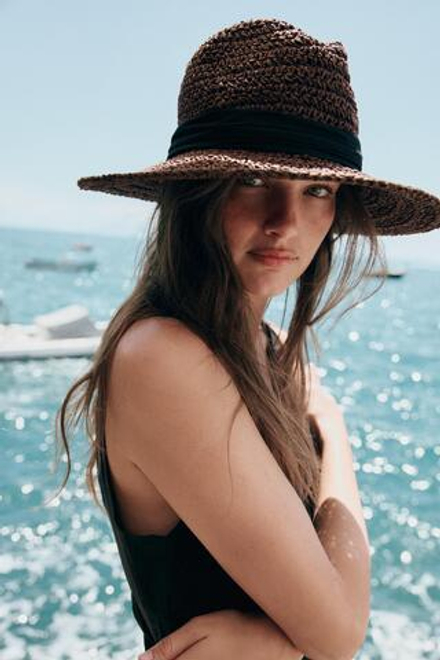 ZARA ШЛЯПА С КОНТРАСТНОЙ ЛЕНТОЙ, КОРИЧНЕВЫЙ