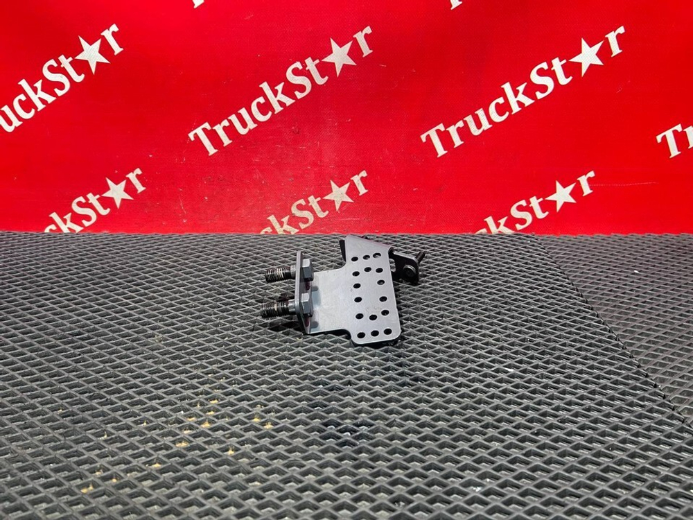 Кронштейн электромагнитного клапана