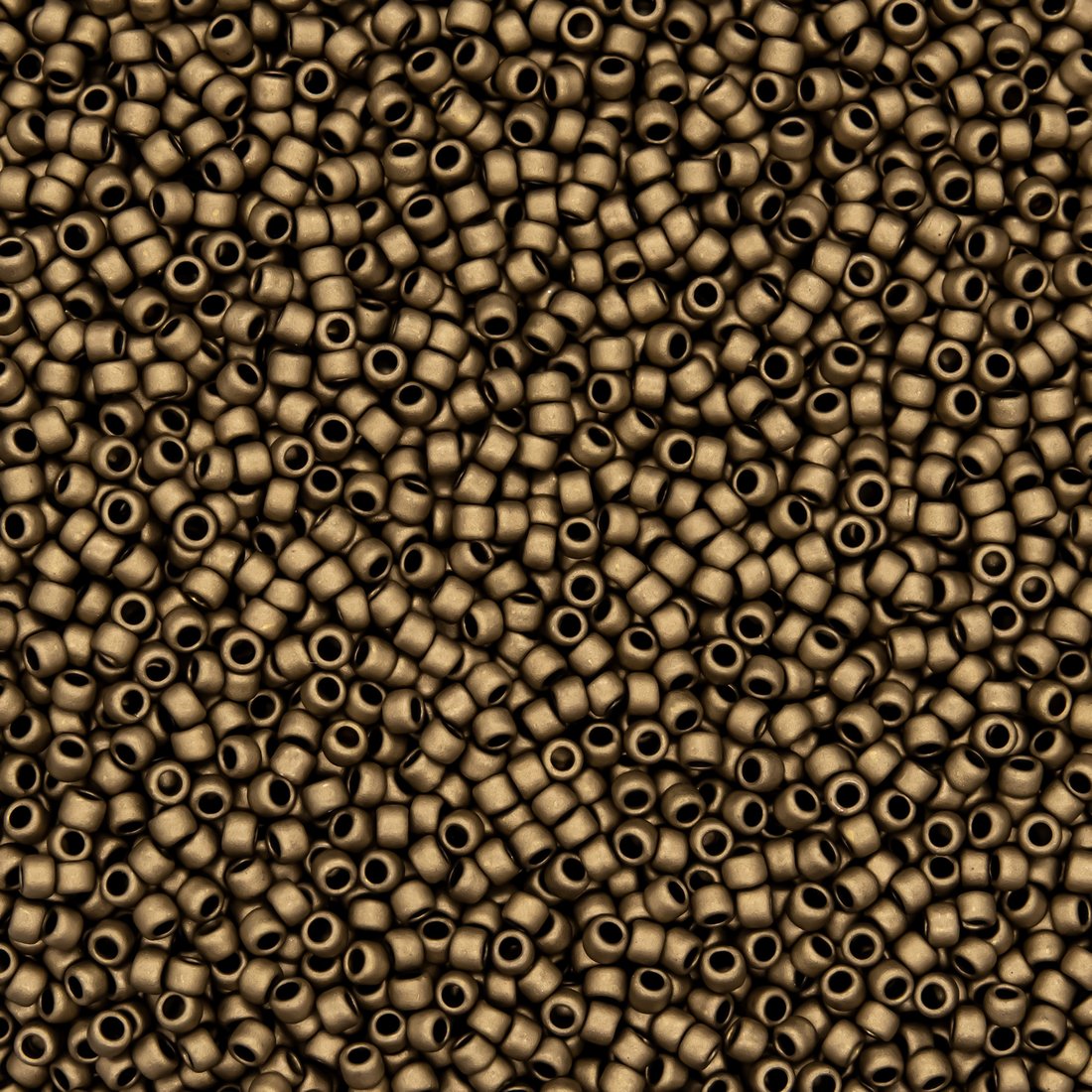 Японский бисер TOHO Round 15/0 (№221F), металлизированный, непрозрачный матовый