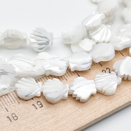 Перламутр Ракушка, размер около 9,8*9,3 мм, цена за 19-20 шт (1/2 нити)