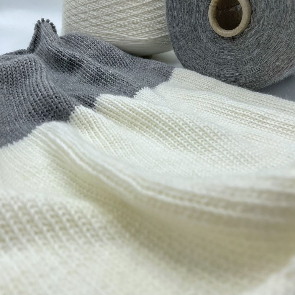 Бобинная пряжа для вязания (300 гр.) NEW MILL 60% Меринос суперфайн 40% полиамид