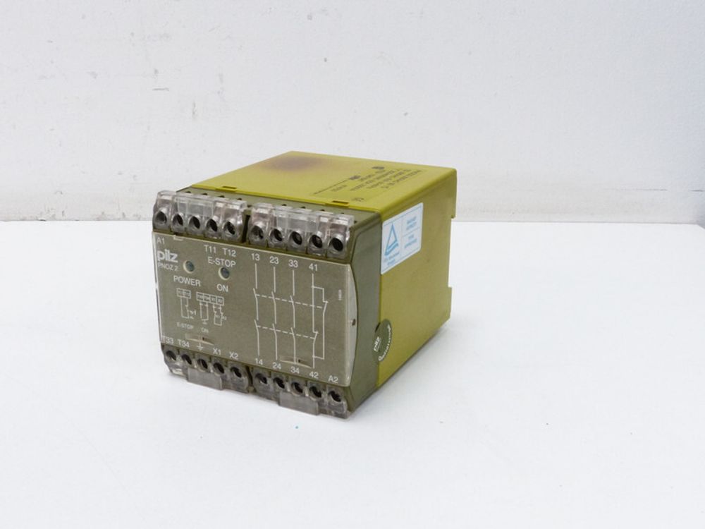 Pilz Pilz PNOZ/2 230VAC 3S 1Ö