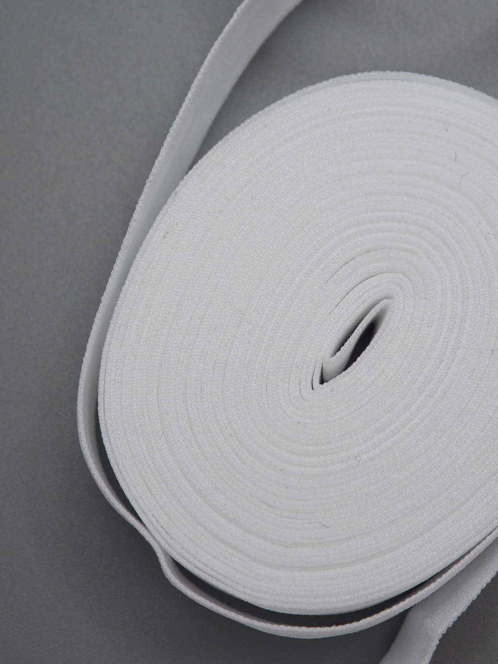 Бейка эластичная белая матовая ширина 15 мм