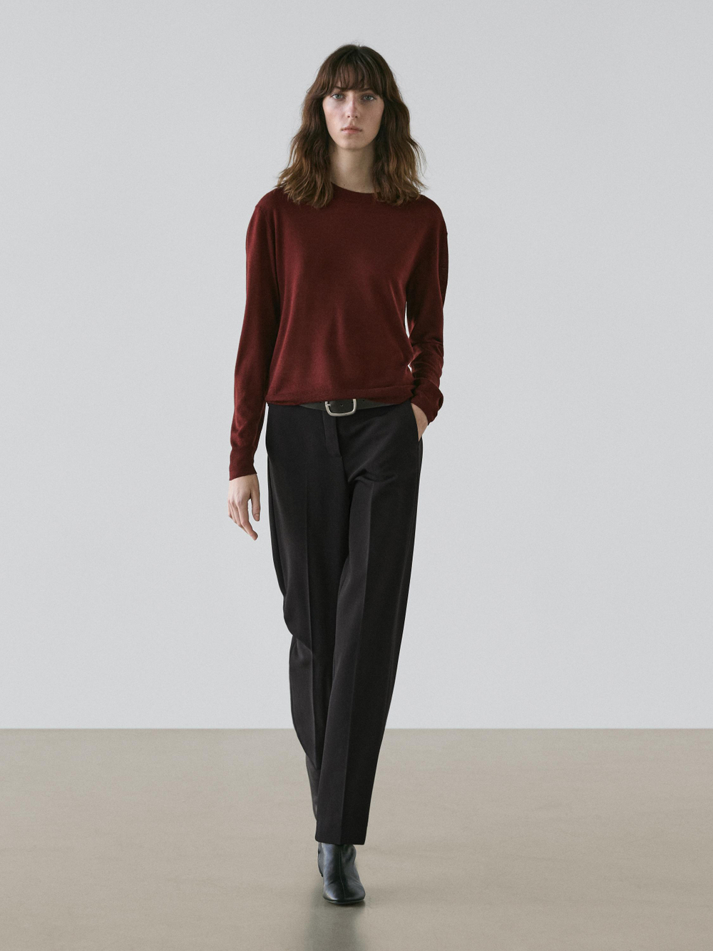 Massimo Dutti Свитер из тонкого трикотажа с круглым вырезом, гранатовый