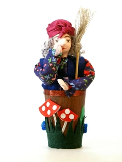 Кукла коллекционная Баба-Яга в ступе