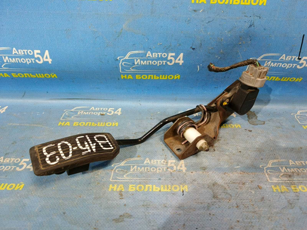 Педаль газа NISSAN SUNNY 2002
