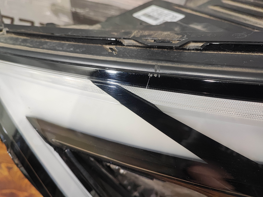 Фара правая LED Geely Atlas 2 23-нв Б/У Оригинал 7051051200